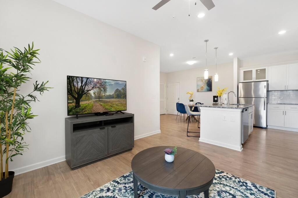 Stylish New Condo In Concord Zewnętrze zdjęcie