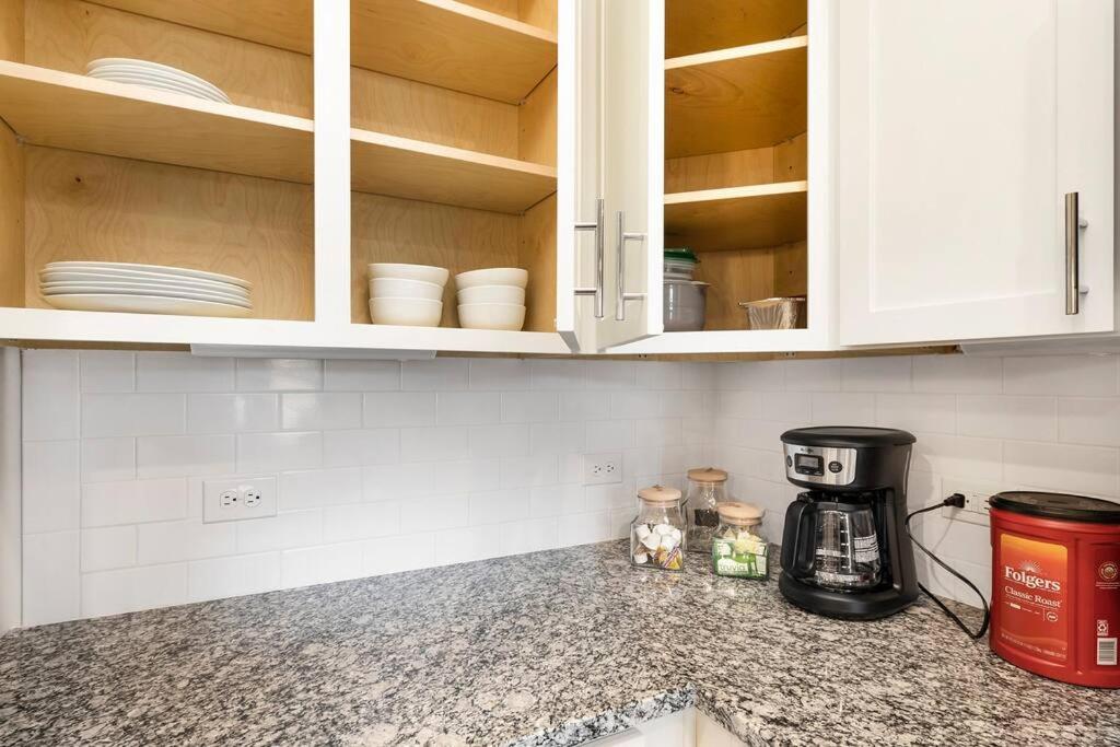Stylish New Condo In Concord Zewnętrze zdjęcie