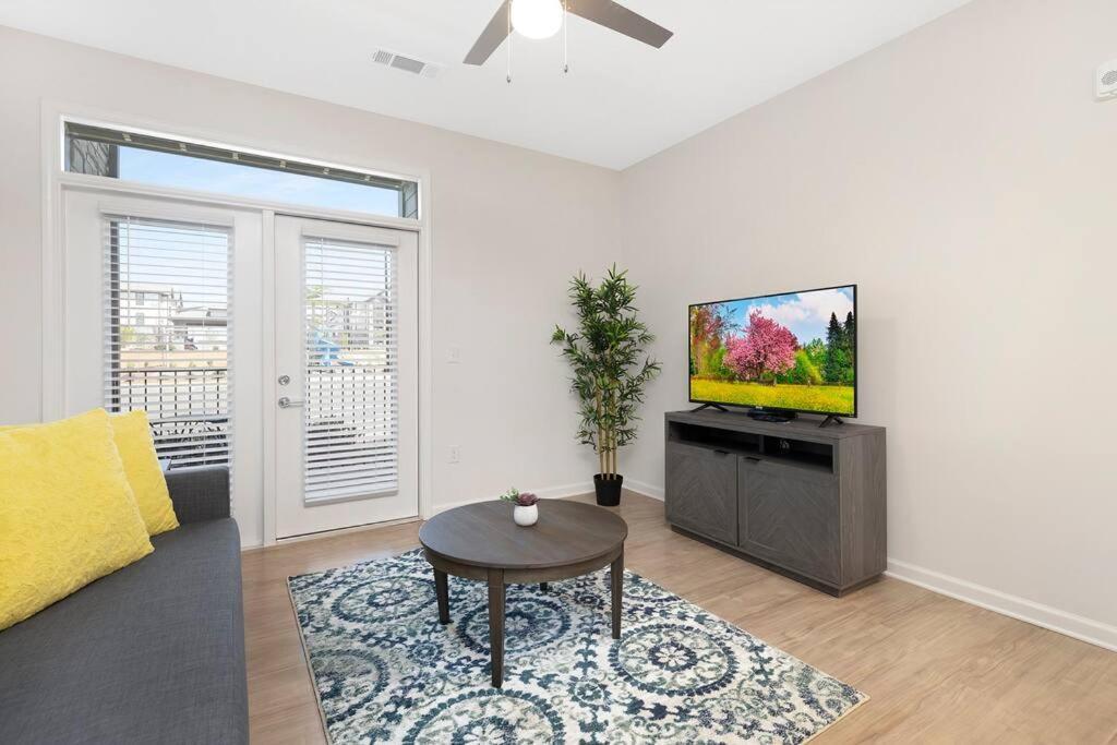 Stylish New Condo In Concord Zewnętrze zdjęcie